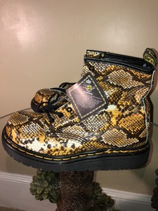 dr martens serpiente