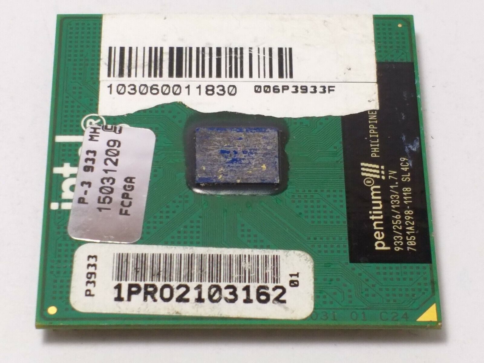 Vintage INTEL PENTIUM III 933/256/133/1.7V Processor 7051A298-1118 Vintage INTEL PENTIUM III 933/256/133/1.7V Processor 7051A298-1118