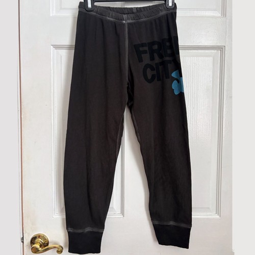 Free City graue Jogginghose Vogel Grafik blau schwarz Logo Joggers kleines Logo S 1