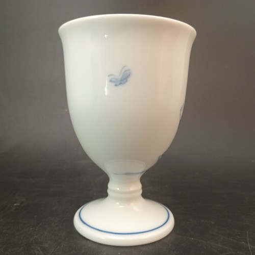 Samurai Mikawachi Karako Hirado Broth Cups Blue and White With Children Playing - Picture 3 of 6