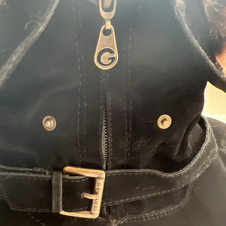 Guess Amaze piel animal print negra talla 10 Foto 3 de 4