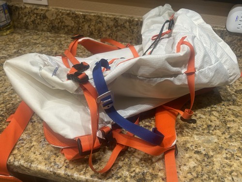Zaino Vintage Patagonia Ascensionist 35L Bianco Arancione Multitasche Colore Raro - Foto 5 di 12
