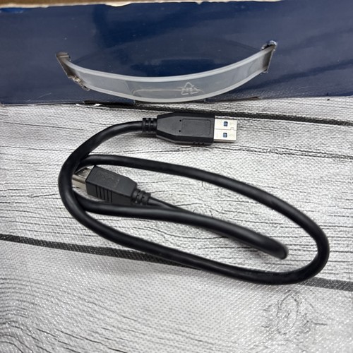 INSIGNIA Dual Hard Drive Docking Station. NS-PCHDEDS19. 2.5/3.5 SATA. USB 3.0 - Picture 10 of 13