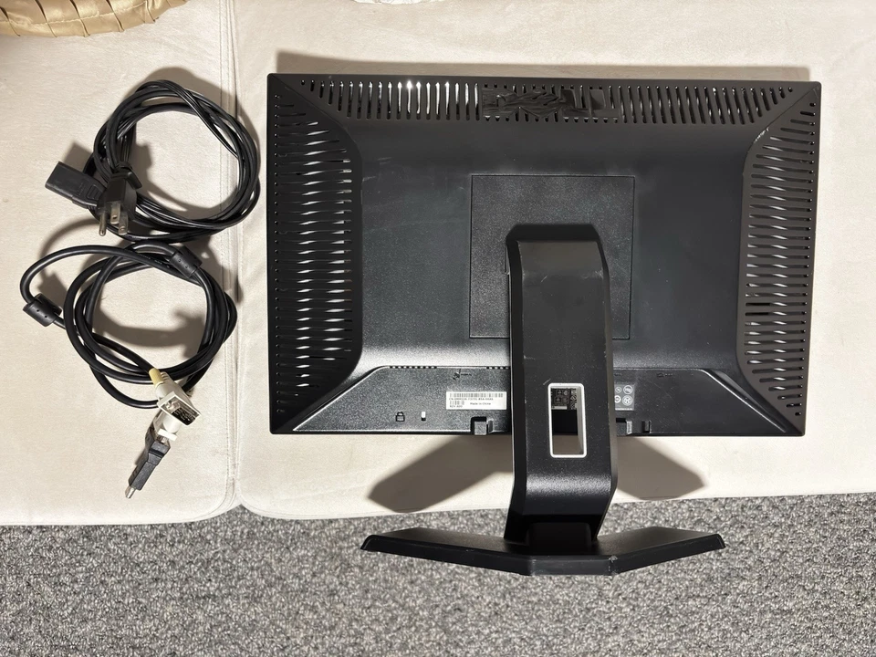 Monitor Panel DELL PLANO 19 Pulgadas Modelo E198WFPv + Cable de Alimentación + HDMI Foto 3 de 4