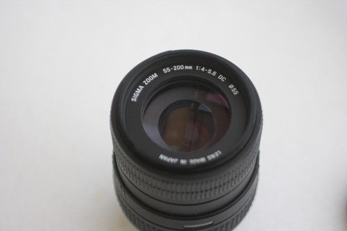 Sigma 55-200mm 1:4-5.6 DC Lens Nikon F Mount with Caps - Picture 2 of 8