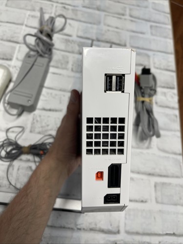 Nintendo Wii RVL-001 Console + Controllers White GameCube Compatible Tested VGC - Picture 6 of 9