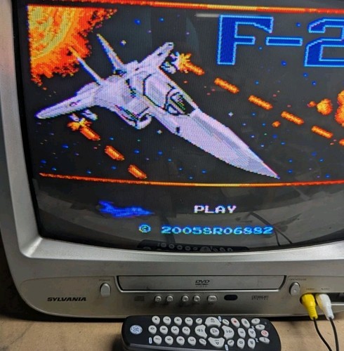 Sylvania 6513DG 13" TV DVD CRT Combo Retro GAMING TV (TESTED) Works W Remote 💯 - Picture 4 of 16