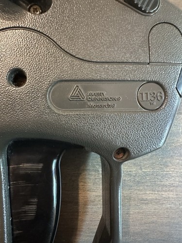 Pistola de etiqueta de precio Avery Dennison Monarch 1136 pistola de precio etiquetadora de 2 líneas probada #3 - Imagen 3 de 7