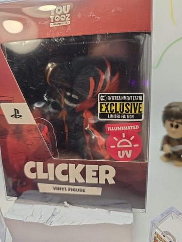 YOU TOOZ COLLECTIBLES LAST OF US CLICKER ENTERTAINMENT EARTH EXCLUSIVE... - Imagen 4 de 14