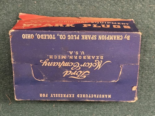 NOS 8 Vintage Champion 1935 - 38 FORD Spark Plugs / OLD STOCK MINT!!!! - Picture 11 of 12