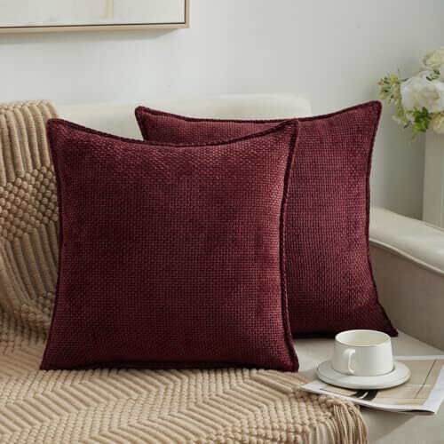 ZSkogur 2 Burgendy Decorative Throw Pillow Covers 18 * 18 inches for Living  - Bild 1 von 6