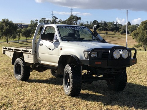 toyota hilux 1991 Single Cab 4x4 Heavily Modified - Picture 2 of 7
