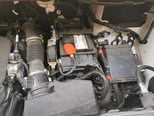Commercial VAN, Low Kms, 1 owner, Gold Coast, Arctic White, 3 seater, Negotiable - Picture 5 of 24