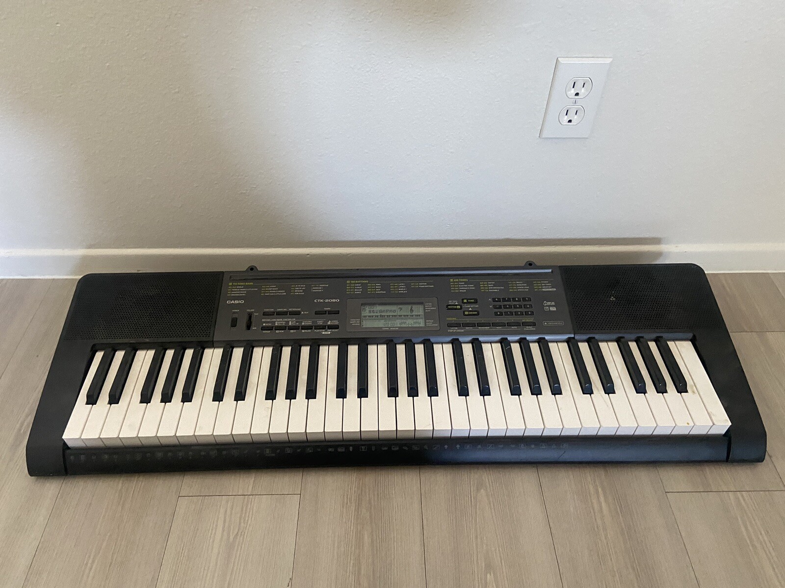 Casio keyboard CTK 2080. Portable Black Electric Keyboard/Synthesizer W/O Stand 