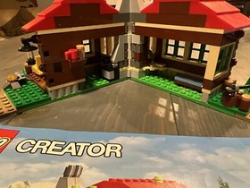 LEGO CREATOR: Lakeside Lodge (31048)
