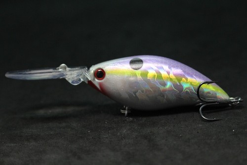 Crankbait Fishing Lures 4 1/3 inch 2/3 oz Minnow Tight Wobble Deep Diver C739 - Picture 71 of 148