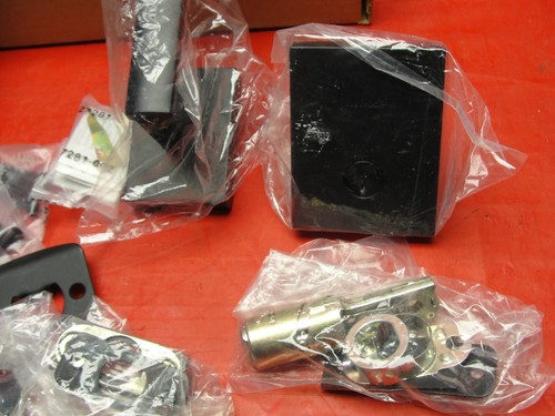 Kwikset 818SCE LIP 514 SMT 6AL Single Cylinder Deadbolt Lock Set Exterior Only - Foto 3 di 5