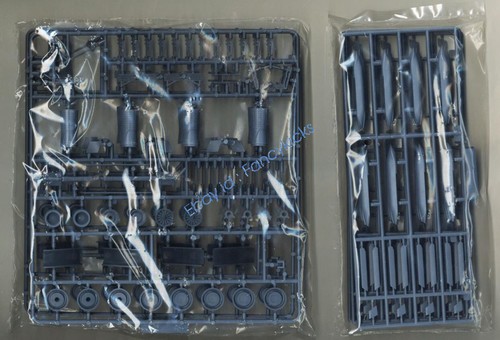 Collect Model UA72214 1/72 USAF B-2A Spirit Stealth Bomber With AGM-158 Missile - Picture 6 of 8