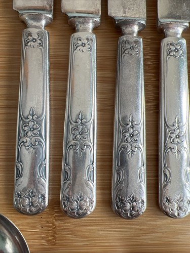 VTG Rogers Co Flatware 12 DWT Floral Set 25 Dinnerware & Serving - Picture 10 of 19