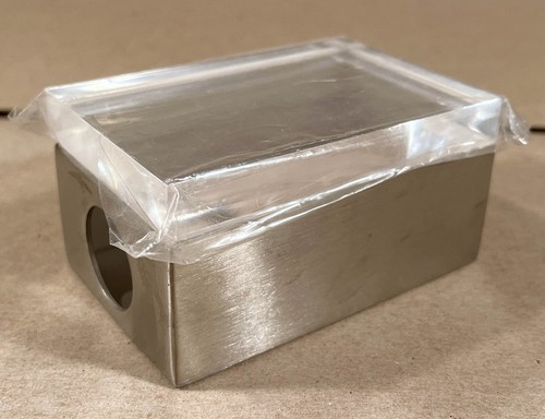 Page Goolrick para MoMA: Soporte para tarjetas de visita de acero inoxidable/acrílico marca Jetnet iQ - Imagen 3 de 5