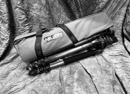 Great - Miller 1022 Arrow 25 Fluid Head, with Manfrotto 536 Carbon fiber tripod - Picture 9 of 10