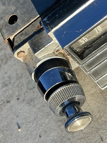 1965 1966 CHEVROLET FULLSIZE CAR AM RADIO WITH KNOBS USED CORE - Picture 4 of 13