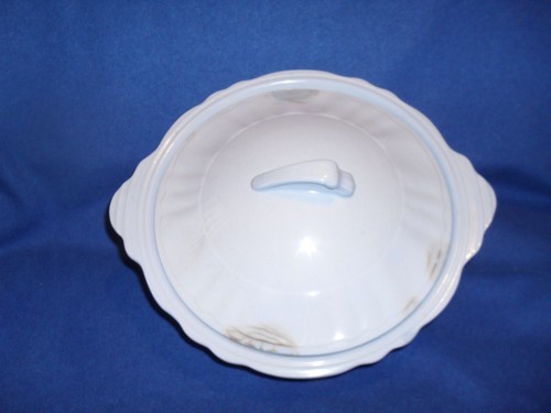 J & G MEATON ROUND COVERED VEGETABLE TUREEN CELESTE - VINTAGE - Picture 1 of 8