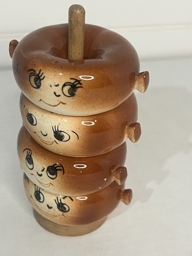 Stacked donuts Vintage 1950's Anthropomorphic Salt and Pepper Shakers JAPAN - Picture 8 of 18