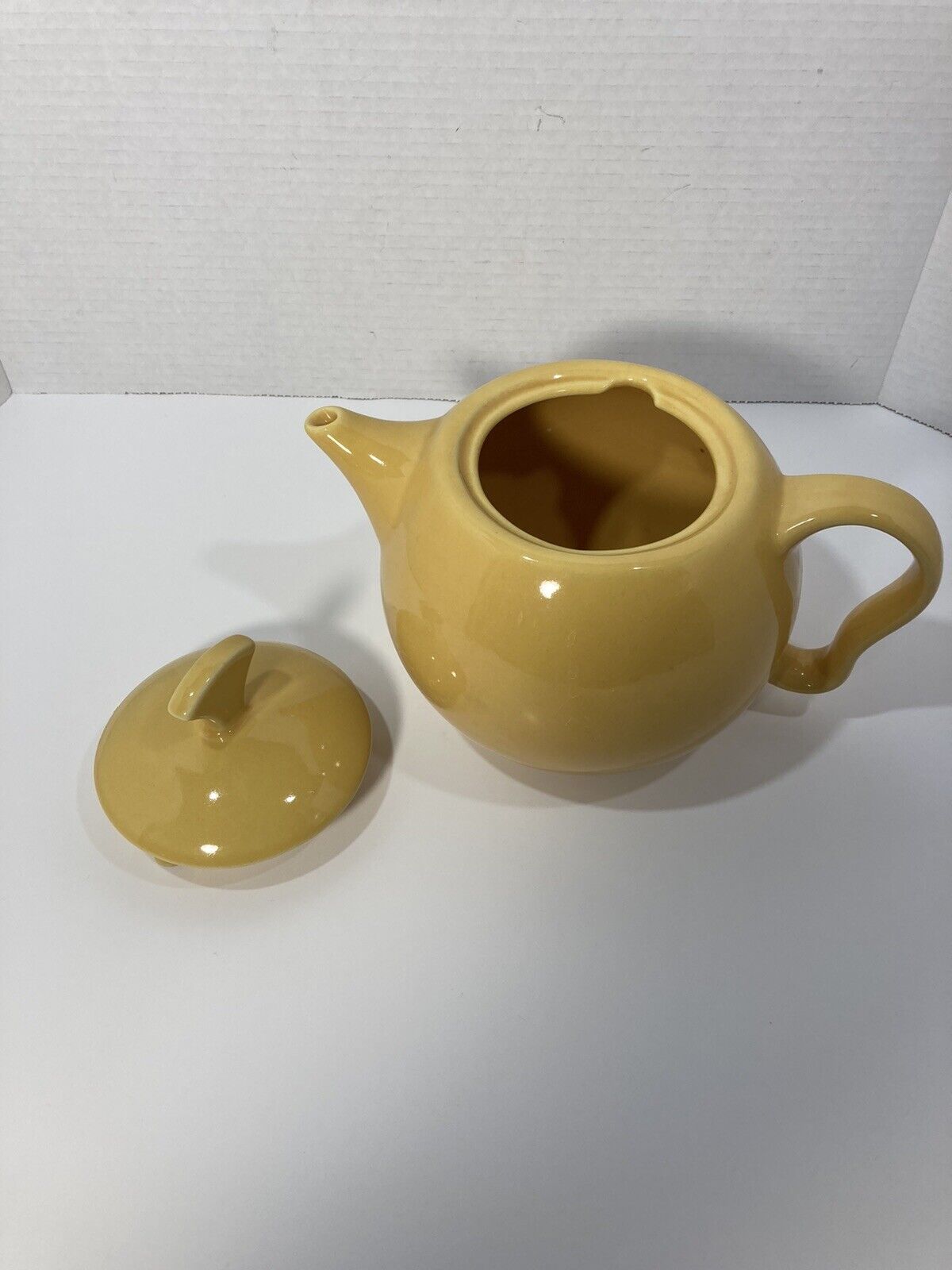 Mid Century Modern Style 1Qt/5 Cup Ceramic Teapot with Lid in Mustard Yellow