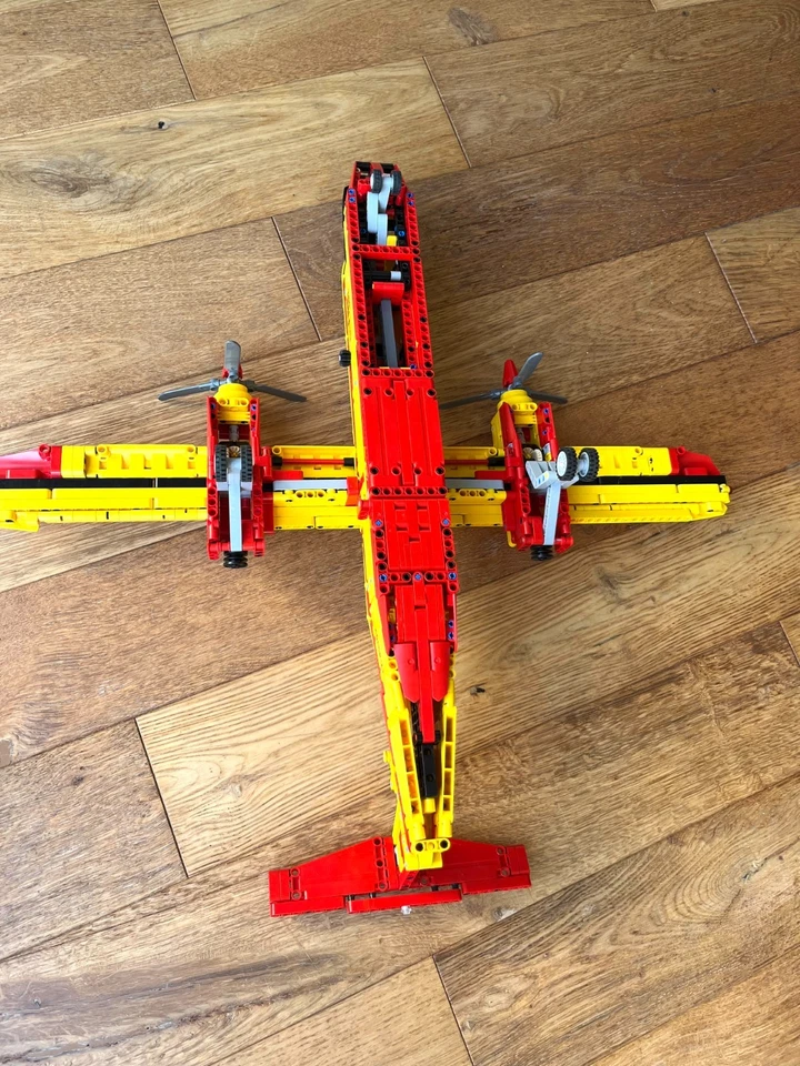 LEGO Technic 42152 Firefighter Aircraft, photo 4 of 4