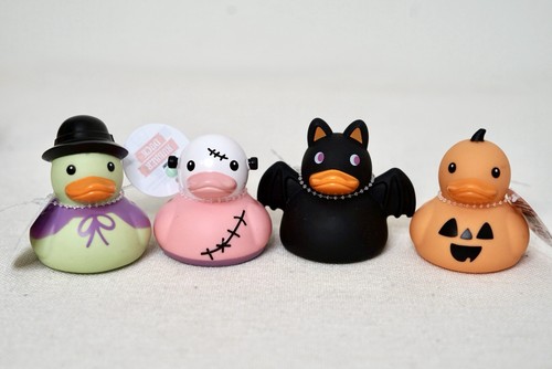 4 Patos de Goma Target Bullseye Halloween 2.5" Bruja Murciélago Frank Calabaza Nuevo con Etiquetas 2024 - Imagen 3 de 5