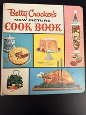 Betty Crocker's New Picture Cook Book 1st Edition 6th Print 5-Ring Binder 1961
