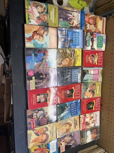 Huge Lot of 78 Betty Neels Harlequin Romance Paperback Book Many Red - Picture 5 of 12