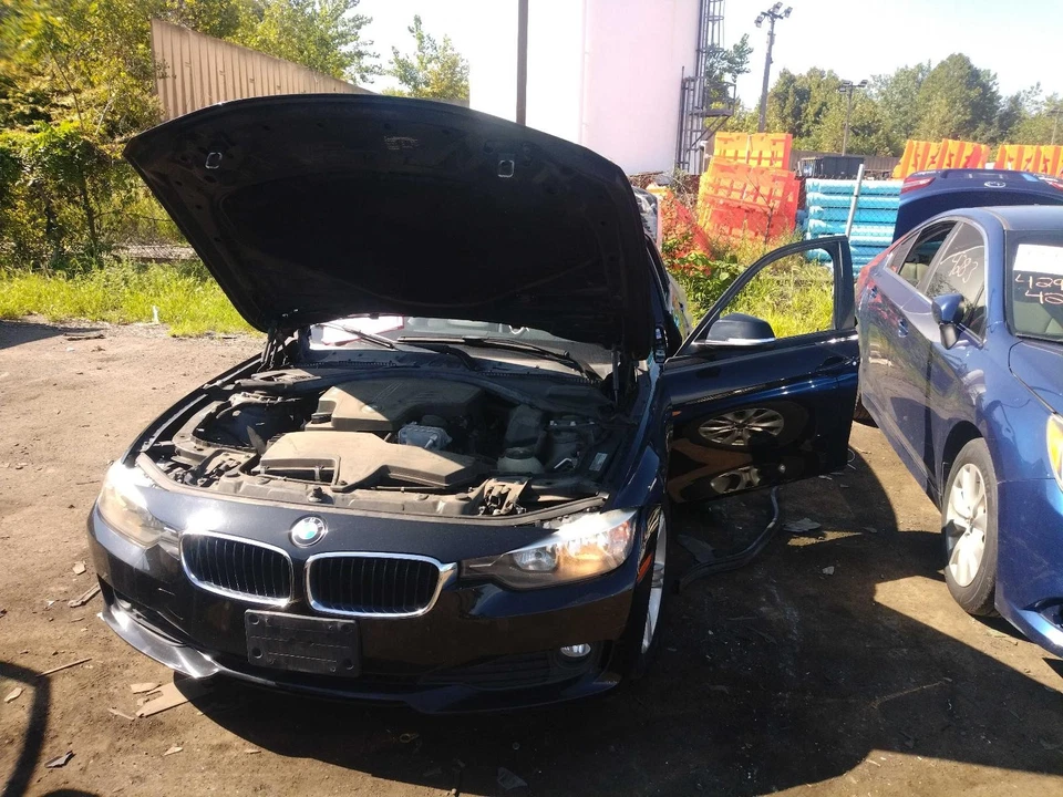 Conjunto de bomba y motor ABS usado se adapta a: BMW 320I 2015 con crucero adaptativo grado A Foto 2 de 4