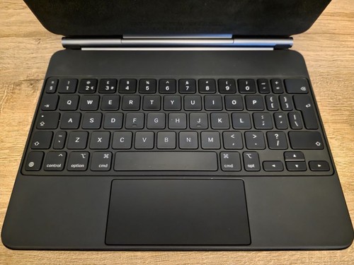 Genuine Apple Magic Keyboard 11 Inch British English IPad Pro 11 1st 2nd 3rd - Picture 4 of 10