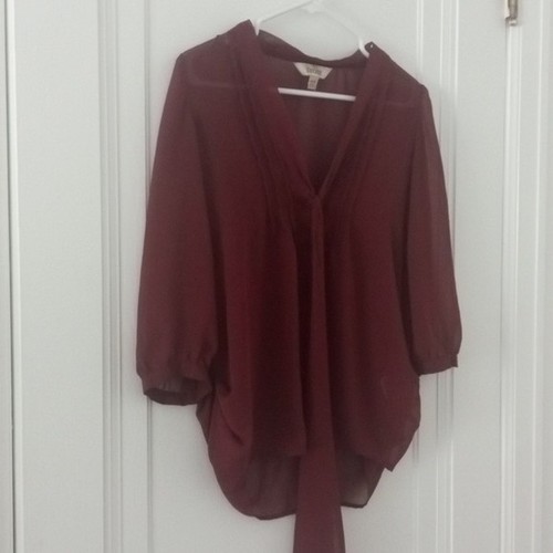 DECREE Top Transparente Rojo Profundo Borgoña Manga 3/4, Mediano - Imagen 2 de 3