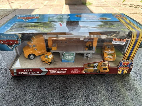 Disney Pixar CARS Movie target Exclusive Set Team Octane Gain Hauler