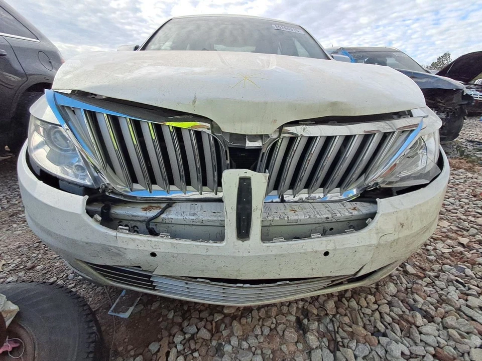 (LOCAL PICKUP ONLY) Driver Left Fender Fits 09-12 MKS 2654223 - Image 2 of 4