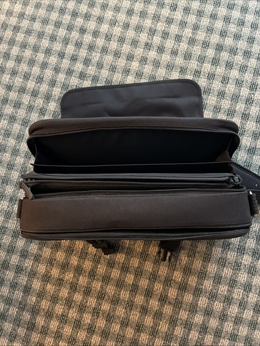 Volvo City Life Bag - computer, desk supplies, overnight NEW w/tags 17x12x4" - Bild 4 von 4