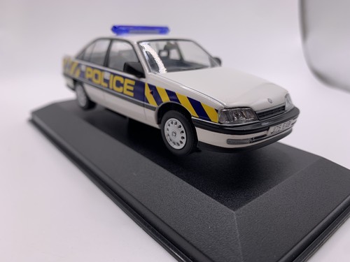 Vanguards Corgi 1:43 Vauxhall Carlton 2.6Li West Mercia Constabulary VA14005 - Picture 5 of 6