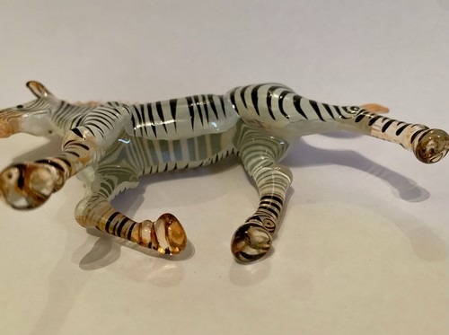 Miniature Glass Zebra Fine Detail Art Glass Animal 9cm Tall - Picture 4 of 7