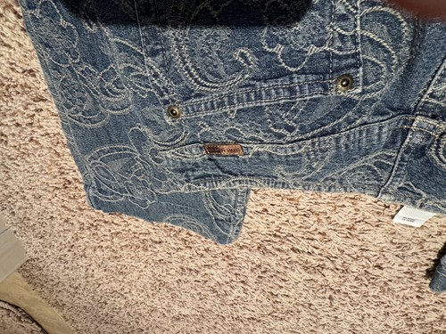 Light Wash Liz Claiborne Jeans Petite Size 2 With Pattern All Over - Picture 3 of 7