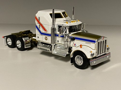 DCP 1/64 BLUE RED GOLD & WHITE KENWORTH W900A AERODYNE