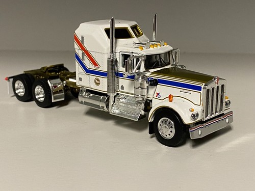 DCP 1/64 BLAU ROTGOLD & WEISS KENWORTH W900A AERODYNE - Bild 1 von 2