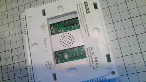 Pro1 IAQ T701 Digital Non-Programmable Thermostat 1 Heating 1 Cooling IH/1C - Picture 8 of 16