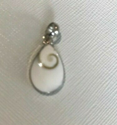 Pendentif en oeil de sainte lucie argent