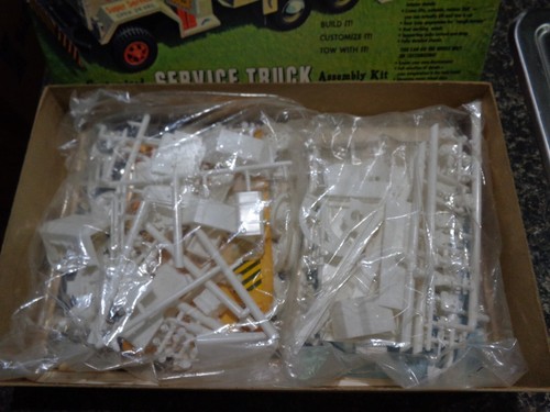 VINTAGE RENWAL 1/32 CUSTOMIZED SERVICE TRUCK WRECKER CRANE ROTATOR USED KIT - Picture 3 of 15