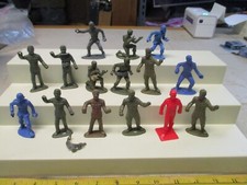 VTG Lot MPC Ringhand 60mm Plastic Army Men Blue Green Red Toy Soldiers Old F97