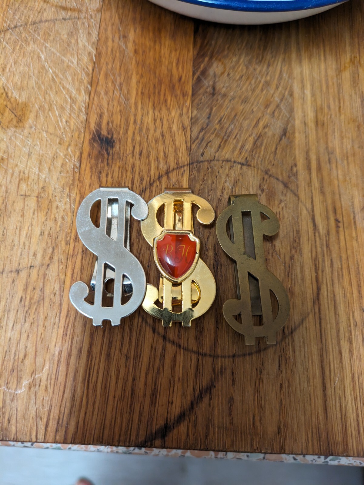 Picture 3 of 24
