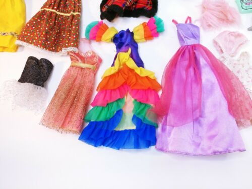 LOT VINTAGE PRE1967-? BARBIE DOLLS AND CLOTHING LOT + 1985 ROCKERS CARRY CASE - Picture 2 of 12